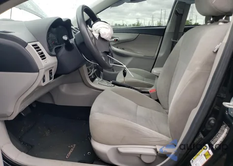 2013 Toyota Corolla Base z USA, uszkodzony, nr VIN 2T1BU4EE3DC997922